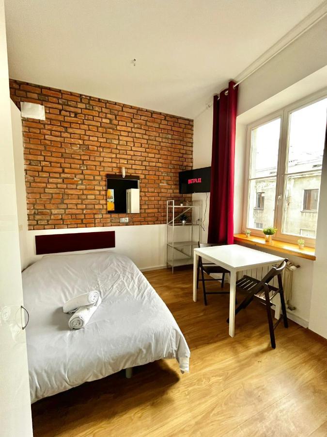 Bezagenta Rooms Centrum Варшава Экстерьер фото