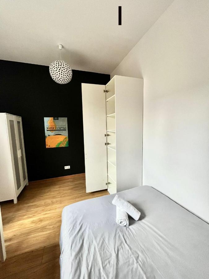Bezagenta Rooms Centrum Варшава Экстерьер фото