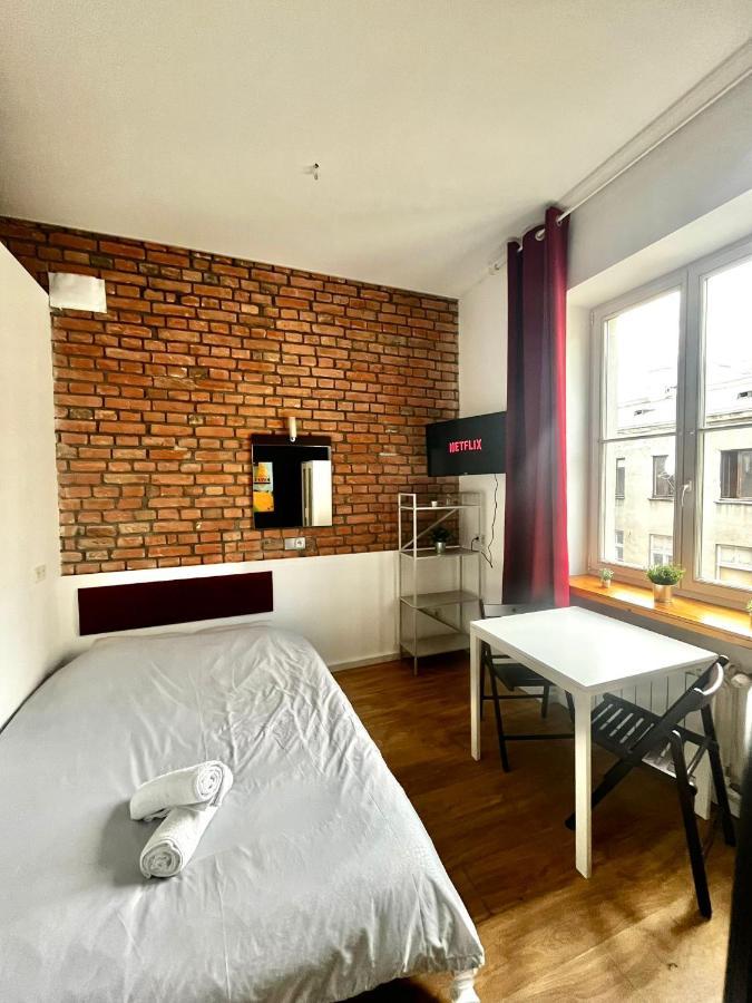 Bezagenta Rooms Centrum Варшава Экстерьер фото