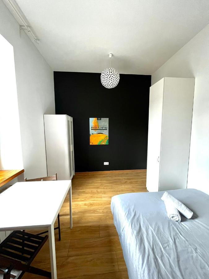 Bezagenta Rooms Centrum Варшава Экстерьер фото