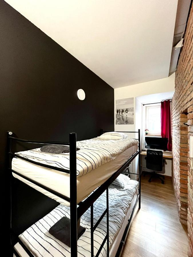 Bezagenta Rooms Centrum Варшава Экстерьер фото